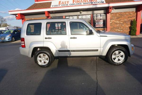 2011 JEEP LIBERTY SPORT LOW MILES 4X4 CLEAN CARFAX - cars for sale in Louisville, KY – photo 8