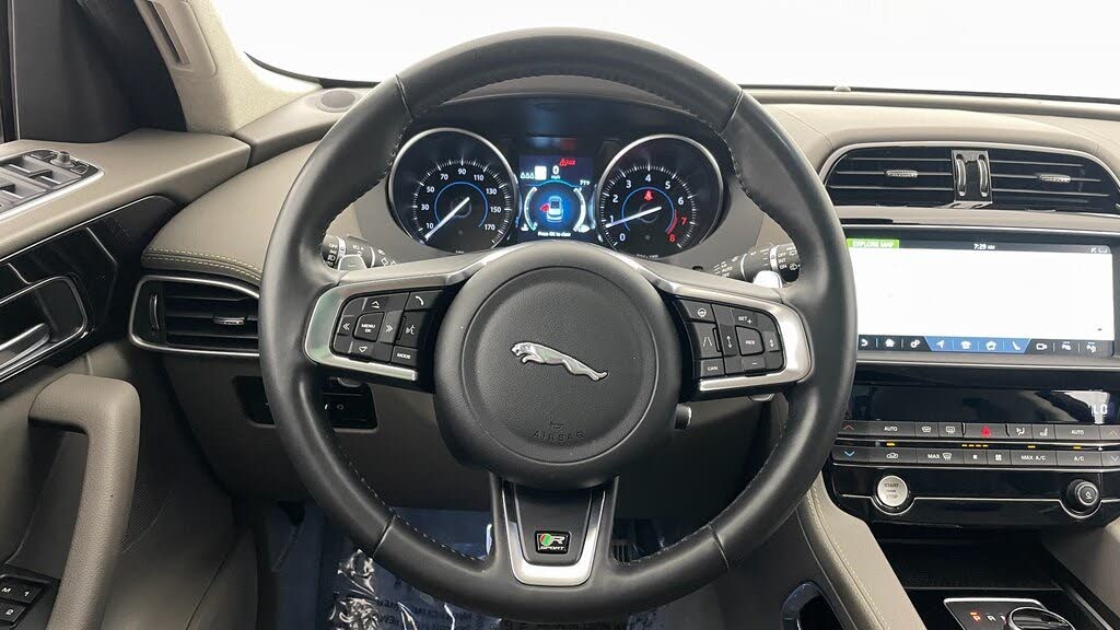 2019 Jaguar F-PACE 30t R-Sport AWD for sale in Downers Grove, IL – photo 10