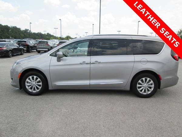 2018 Chrysler Pacifica Touring L mini-van Silver for sale in ROGERS, AR – photo 8