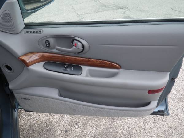 2000 Buick LeSabre Custom. We Can Help You Drive Today! Si Habla!! for sale in WAUKEGAN, IL – photo 21