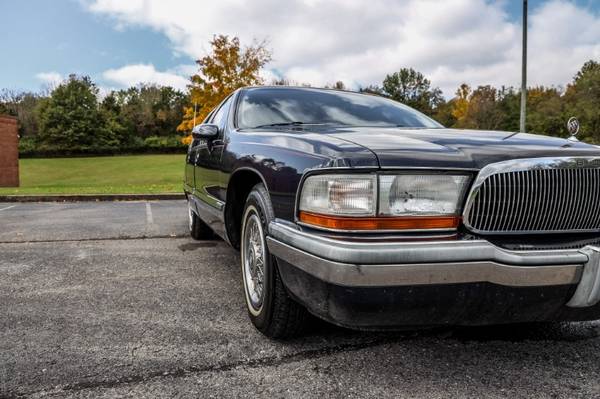 1993 Buick Roadmaster LIMITED - cars & trucks - by dealer - vehicle... for sale in Old Hickory, TN – photo 2