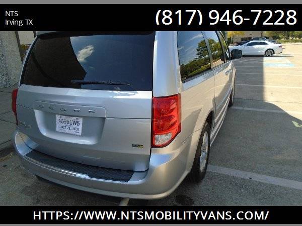 12 DODGE GRAND CARAVAN HANDICAPPED WHEELCHAIR MOBILITY MANUAL RAMP VAN for sale in Irving, MO – photo 11