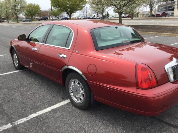 1999 Lincoln Town car for sale in State College, PA – photo 2