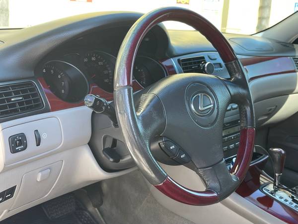 2003 Lexus ES300 sedan for sale in North Hills, CA – photo 11