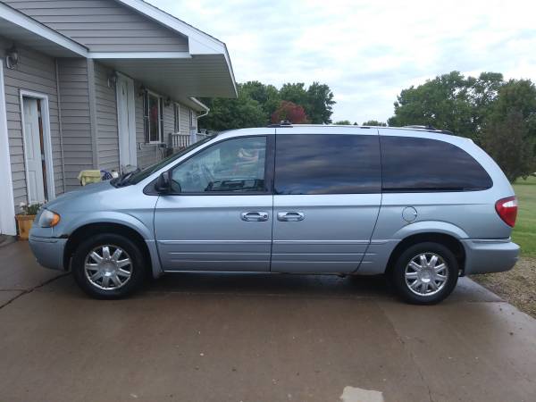 2006 Chrysler Town and Country for sale in Plum City, MN – photo 6