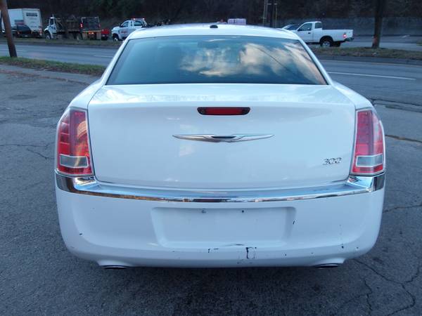 2012 Chrysler 300 LIMITED - - by dealer - vehicle for sale in Roanoke, VA – photo 8