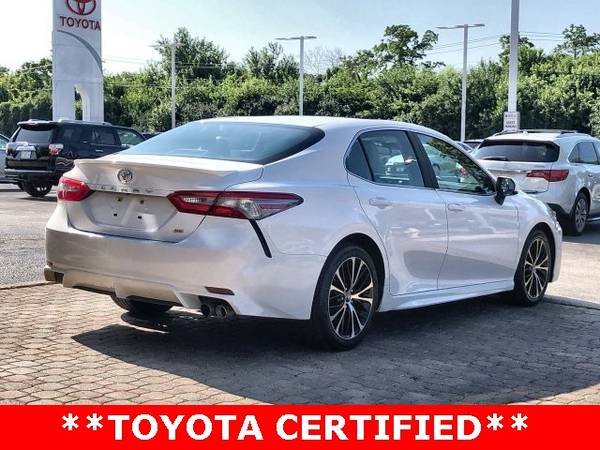 2018 Toyota Camry SE for sale in Westmont, IL – photo 4
