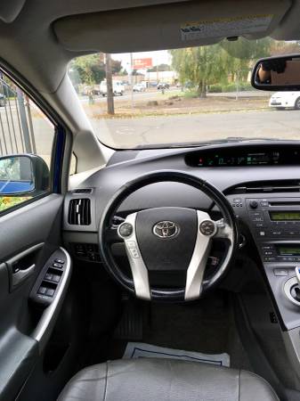 2010 Toyota Prius IV. JBL Sound. 45-55MPG. Heated Leather Seats. for sale in Portland, OR – photo 14