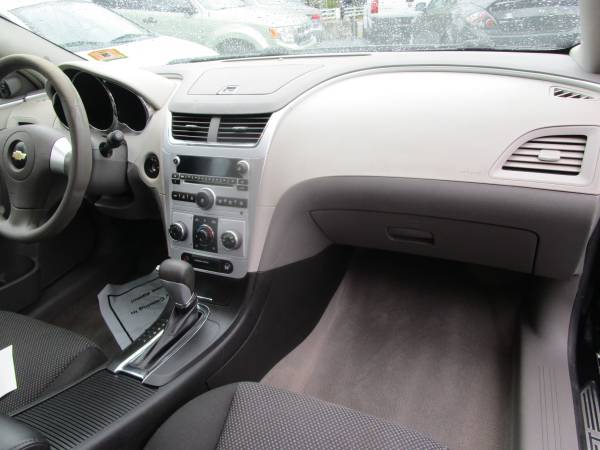 2009 Chevy Malibu ls sedan for sale in Clementon, NJ – photo 12