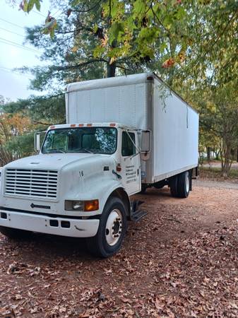 1999 International 23 ft 4700 box truck power liftgate 150K 10900 for sale in Other, FL