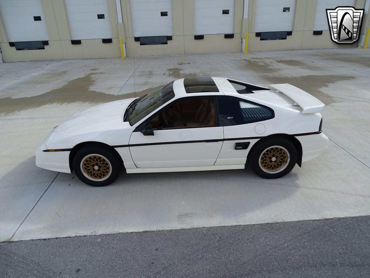 1988 Pontiac Fiero for sale in O'Fallon, IL – photo 3