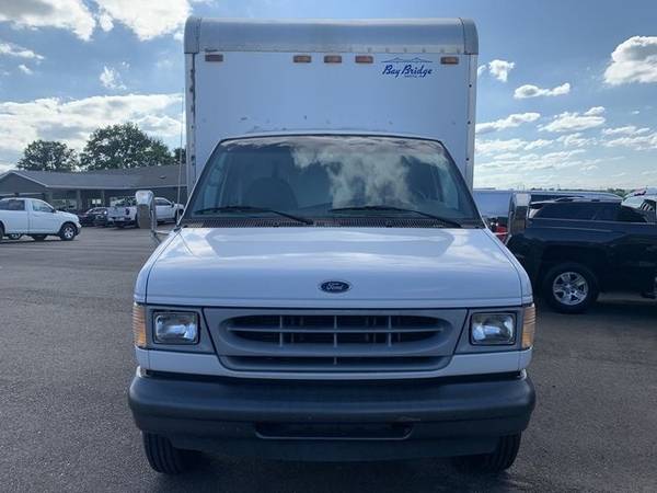 2002 Ford Econoline Commercial Cutaway Standard 16 FT Box Truck V10 Cl for sale in Canton, OH – photo 2