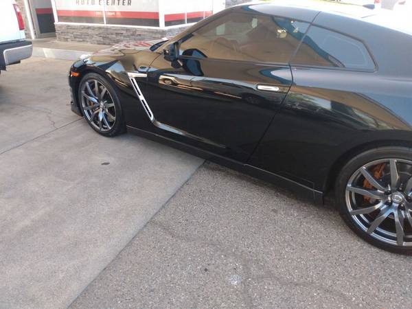 2015 Nissan GT-R Premium AWD ONLY 35401 MILES - - by for sale in Anderson, OR – photo 3