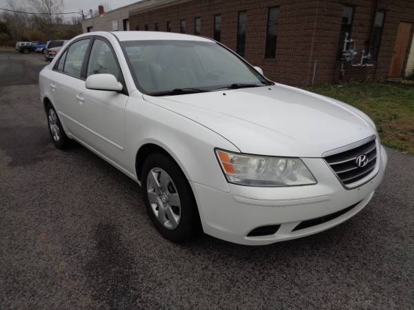 2010 HYUNDAI SONATA - cars & trucks - by owner - vehicle automotive... for sale in Clarence Center, NY