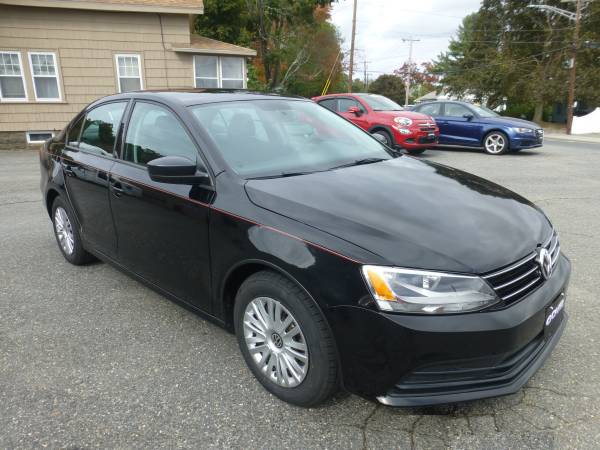 2015 VOLKSWAGEN JETTA - ONLY 12,000 MILES - AUTOMATIC - LOW MILES! for sale in Millbury, MA – photo 3