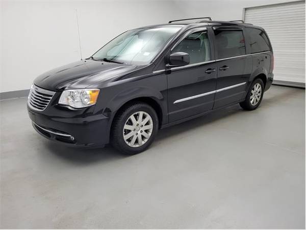 2016 Chrysler Town and Country Touring - mini-van for sale in Lombard, IL – photo 2