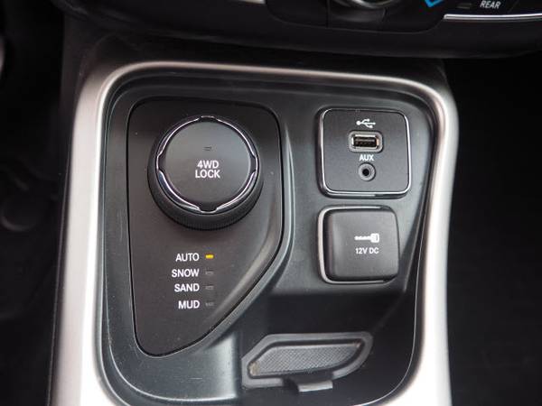 2017 Jeep Compass Latitude - cars & trucks - by dealer - vehicle... for sale in Lyford, TX – photo 9