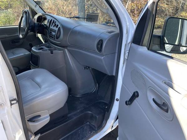 2003 Ford E250 Super Duty Cargo - Financing Available! - cars &... for sale in Hasbrouck Heights, NY – photo 7
