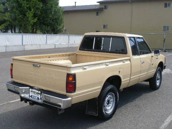 1984 NISSAN KING CAB 4X4 - HOME OF "YES WE CAN" FINANCING for sale in Medford, OR – photo 4
