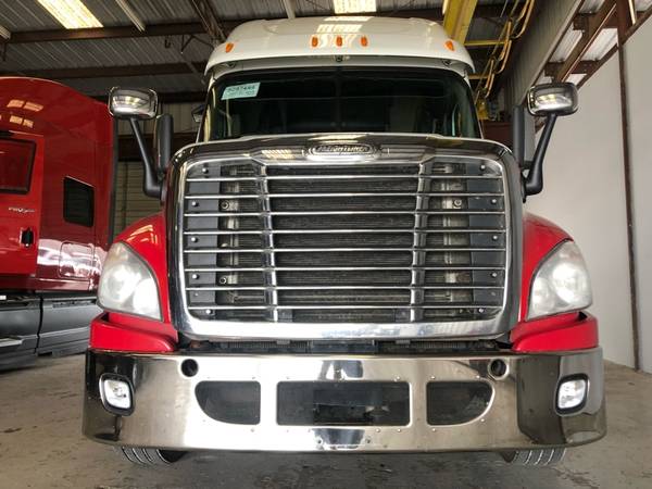 2014 Freightliner CASCADIA for sale in Grand Prairie, TX – photo 9