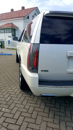 2012 Cadillac Escalade ESV * Low miles* for sale in Bothell, WA – photo 8
