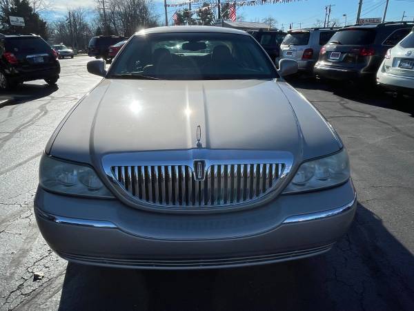 2003 Lincoln Town Car Executive for sale in Louisville, KY – photo 2