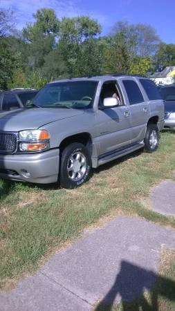 06 GMC Denali 6.0 A/T AWD Loaded/Leather One Owner for sale in West Frankfort, IL