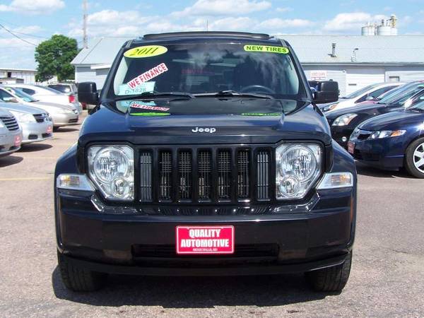 **2011 JEEP LIBERTY 4X4 GIANT SUNROOF!!**WE FINANCE**BAD CREDIT OK!!** for sale in Sioux Falls, SD – photo 3