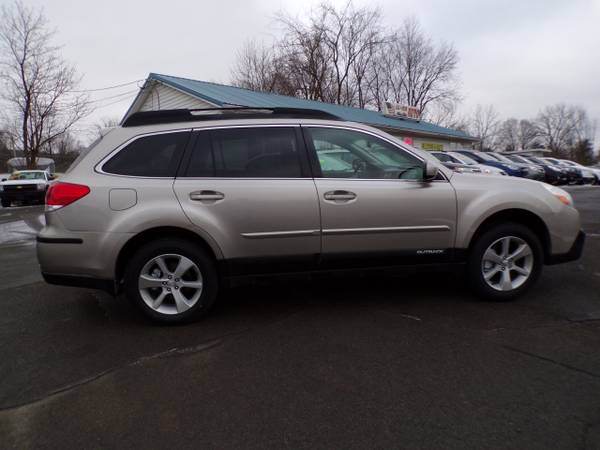 2014 Subaru Outback 4dr Wgn H6 Auto 3 6R Limited for sale in Vestal, NY – photo 5
