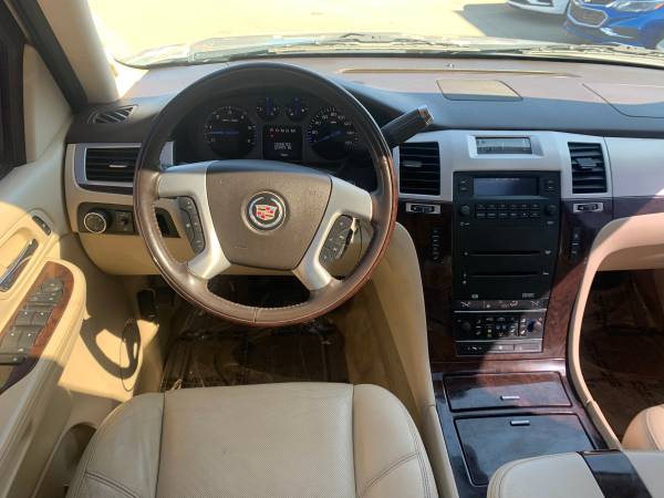 ★★★ 2008 Cadillac Escalade AWD / 3rd Row / Captain's Chairs! ★★★ -... for sale in Grand Forks, ND – photo 19