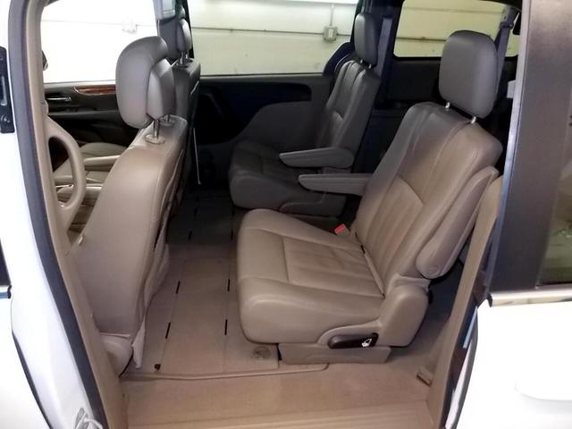2015 Chrysler Town & Country Touring for sale in Byron, IL – photo 5