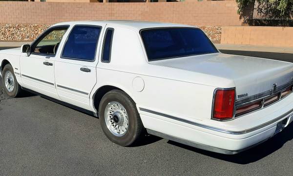 97 Lincoln town car nice - cars & trucks - by owner - vehicle... for sale in Tucson, AZ – photo 3