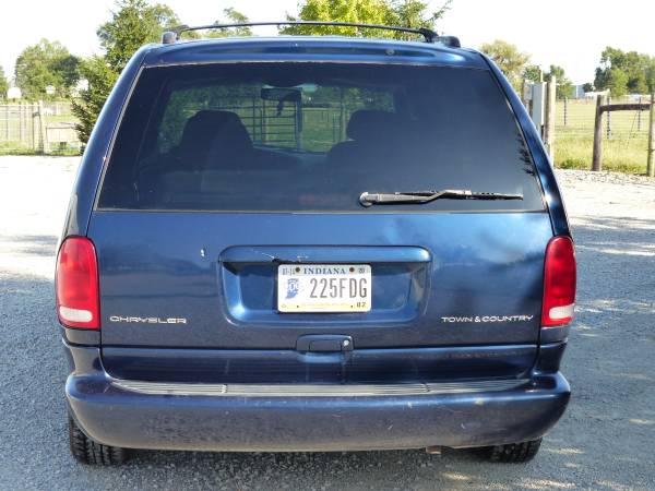 2000 Chrysler Town and Country for sale in New haven, IN – photo 2