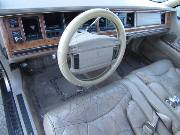 1993 Lincoln Town Car Signature for sale in Indianapolis, IN – photo 18