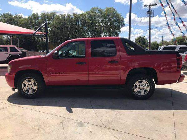 2010 Chevrolet Chevy Avalanche LS 4x2 4dr Pickup EVERYONE IS APPROVED! for sale in San Antonio, TX – photo 4