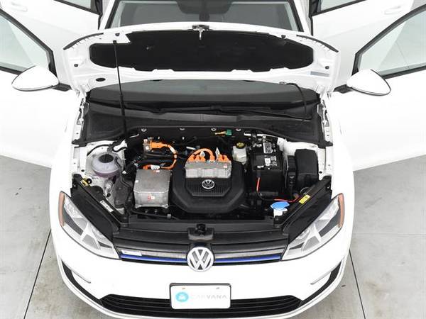 2016 VW Volkswagen eGolf SE Hatchback Sedan 4D sedan White - FINANCE for sale in Charleston, SC – photo 4