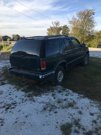 1998 Chevy blazer (Low miles) for sale in Mishicot, WI – photo 2