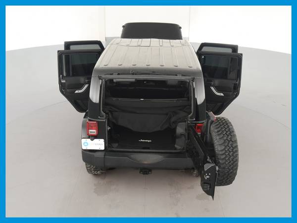 2013 Jeep Wrangler Unlimited Rubicon Sport Utility 4D suv Black for sale in Austin, TX – photo 18