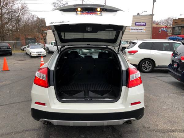 2014 Honda Crosstour 2WD I4 5dr EX Wagon - - by for sale in Cleveland, OH – photo 19