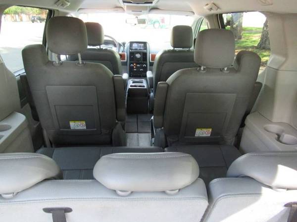 2008 Chrysler Town and Country Touring 4dr Mini Van for sale in Bloomington, IL – photo 11