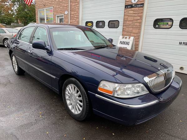 2004 LINCOLN TOWN CAR ULTIMATE - - by dealer for sale in West Haven, CT – photo 8
