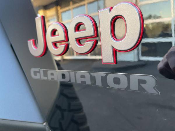 2020 Jeep Gladiator Rubicon 4x4 4dr Crew Cab 5 0 ft SB - CALL/TEXT for sale in Charlotte, NC – photo 15