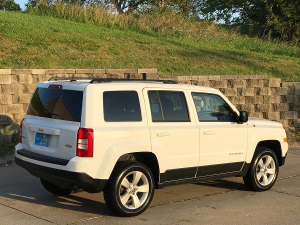 NICE !! 2017 JEEP PATRIOT LATITUDE 4X4, LOW MILES 52K / GAS SAVER !! for sale in Omaha, IA – photo 8