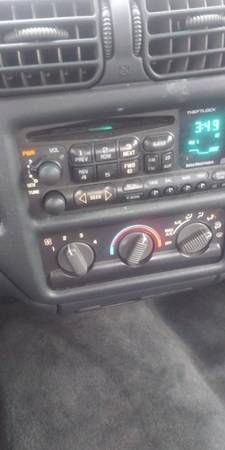 2000 GMC Sonoma 3 door 4x2 extended cab for sale in Battle Creek, MI – photo 3