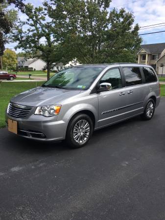 2014 Chrysler Town & Country Touring -L Minivan - Low Miles for sale in Elma, NY