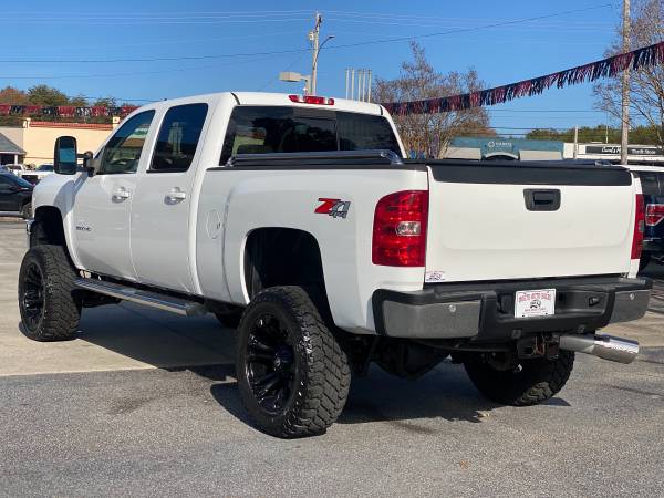 Lifted 14 duramax LTZ 4x4 clean title southern truck sharp ride for sale in Easley, SC – photo 7