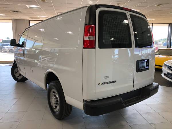 2017 CHEVROLET EXPRESS CARGO 2500 for sale in Springfield, IL – photo 5
