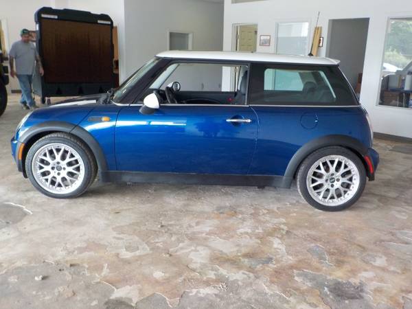 2004 MINI Cooper Lets Deal guaranteed credit approval open Sundays -... for sale in Bridgeport, OH – photo 6