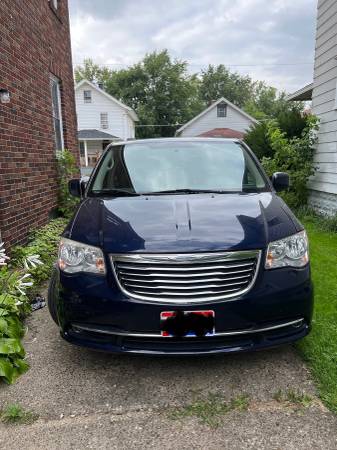 2014 Chrysler Town & Country Van for sale in Mansfield, OH – photo 6