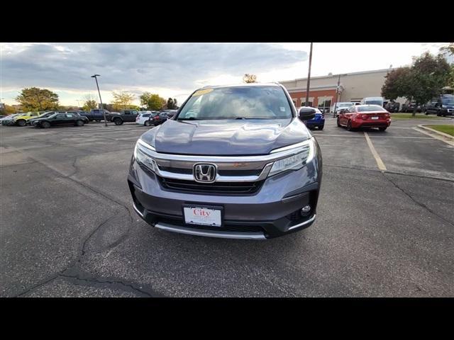 2019 Honda Pilot Touring 8-Passenger for sale in Brookfield, WI – photo 3